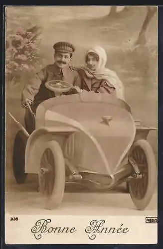 AK Liebespaar in einem Auto
