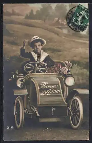 AK Knabe in einem Auto