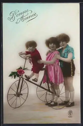 AK Kinder mit Fahrrad und Puppe