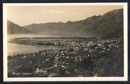 AK Minusio /Locarno, Gesamtansicht mit Wasserblick und Bergpanorama