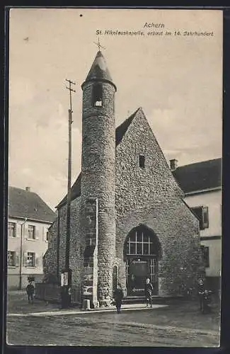 AK Achern i. B., Kinder vor der St. Nikolauskapelle