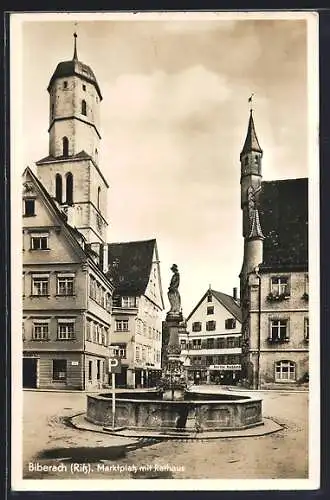 AK Biberach /Riss, Marktplatz mit Rathaus