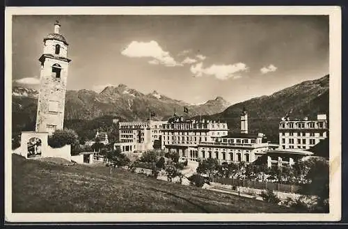 AK St. Moritz, Kulm Hotels mit Kirchturm und Bergpanorama