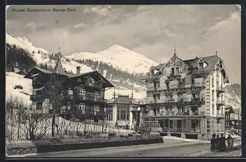 AK Davos-Dorf, Neues Sanatorium mit Strassenpartie