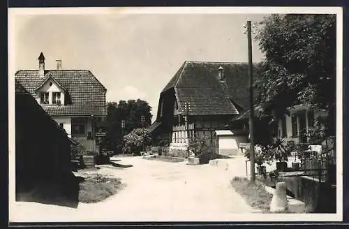 AK Seeberg, Dorfpartie im Sonnenschein