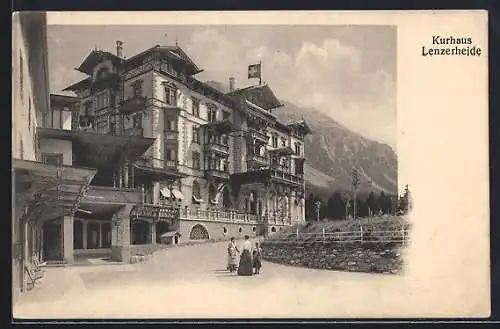 AK Lenzerheide, Kurhaus und Strassenpartie mit Damen und Mädchen