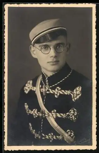 Foto-AK Student in vollem Wichs