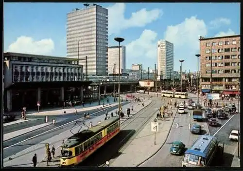 AK Essen / Ruhr, Bahnhofvorplatz mit Strassenbahnen, VW Käfer