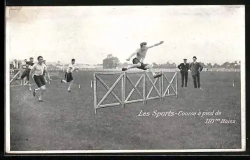 AK Leichtathleten beim Hürdenlauf