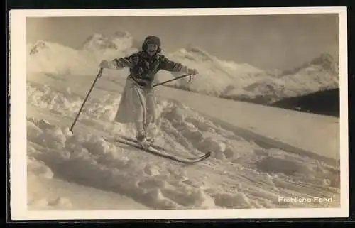 AK Ski-Fahrerin auf fröhlicher Fahrt