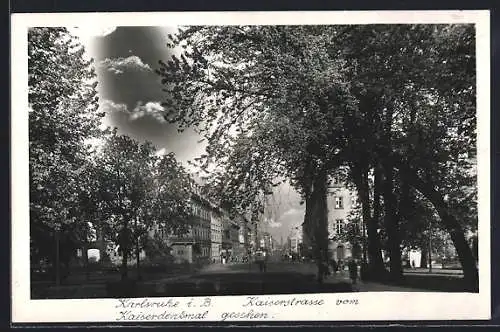 AK Karlsruhe i. B., Kaiserstrasse vom Kaiserdenkmal gesehen
