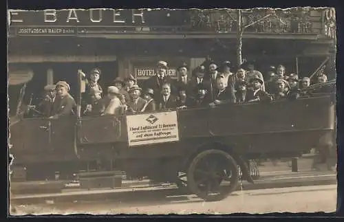 Foto-AK Autobus Lloyd Luftdienst Bremen vor Hotel Bauer