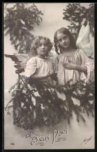 AK Weihnachtsengel umgeben von Tannenzweigen, Joyeux Noel