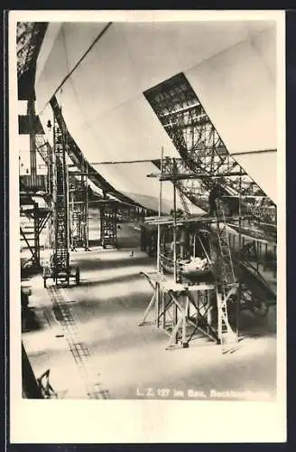AK LZ 127 Graf Zeppelin im Bau, Backbordseite