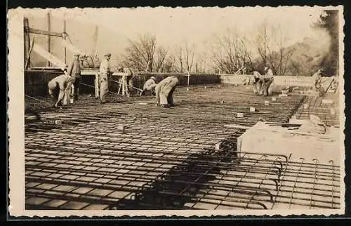Foto-AK Maurer beim Hausbau, Handwerk