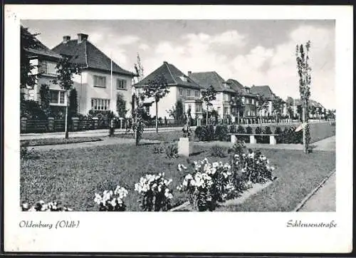 AK Oldenburg /Oldb., Schleusenstrasse mit Wohnhäusern