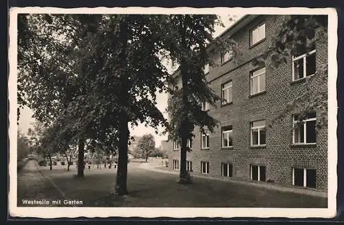 AK Osterburg /Altmark, Stadtkrankenhaus, Westseite mit Garten