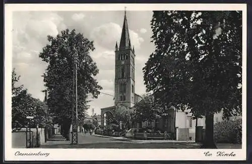 AK Oranienburg, Partie an der Strasse mit Blick auf die Evangelische Kirche