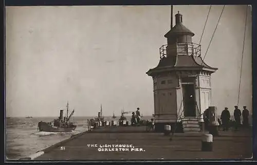 AK Gorleston, Gorleston Pier, The Lighthouse