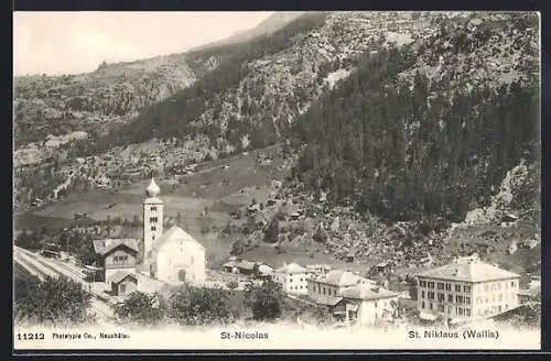 AK St-Nicolas /Wallis, Ortspanorama mit Kirche aus der Vogelschau