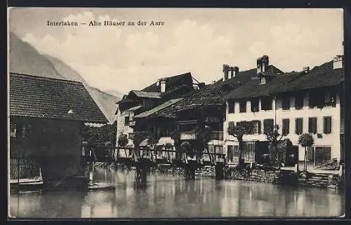 AK Interlaken, Alte Häuser an der Aare