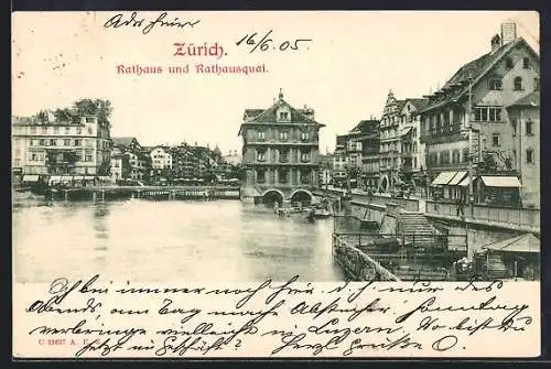 AK Zürich, Rathaus und Rathausquai, gesehen vom Wasser, mit Treppe u. Brücke