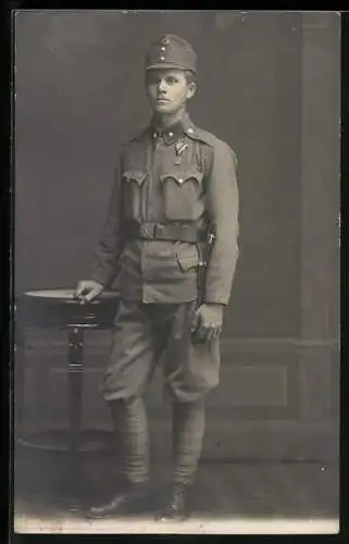 Foto-AK Österreichischer Soldat mit Orden