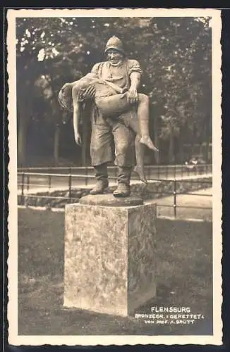 AK Flensburg, Standbild Fischer mit Frau