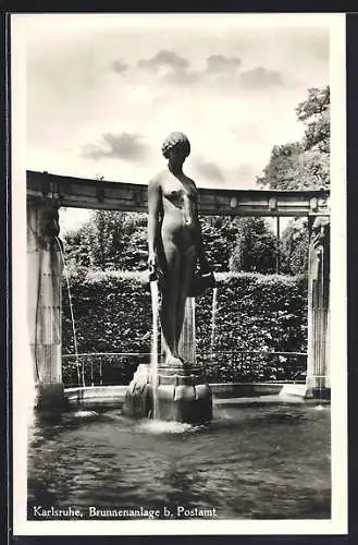 AK Karlsruhe, Brunnenanlage beim Postamt