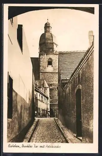 AK Eisleben, Dunkles Tor mit Petrikirche