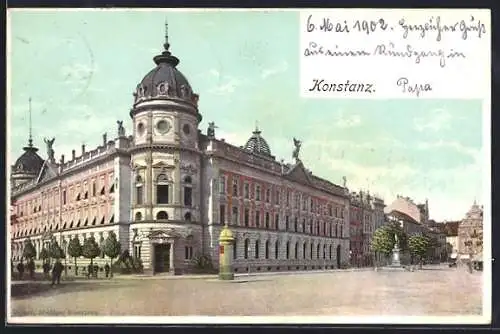 AK Konstanz, Strassenpartie mit Denkmal und Litfasssäule