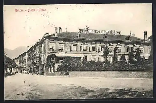 AK Brixen, Hotel Elefant mit Strassenpartie