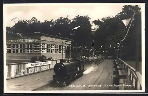 AK Düsseldorf, Kleinbahn, Ausstellung, Haus der Jugend, Parkpartie