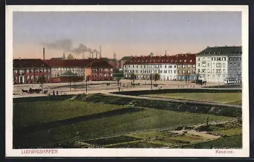 AK Ludwigshafen / Rhein, Kaserne, Totalansicht, Strassenbahn