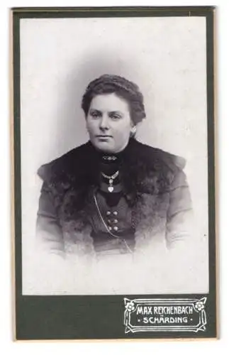 Fotografie Max Reichenbach, Schärding, Bahnhofstr. 183, Porträt einer Dame