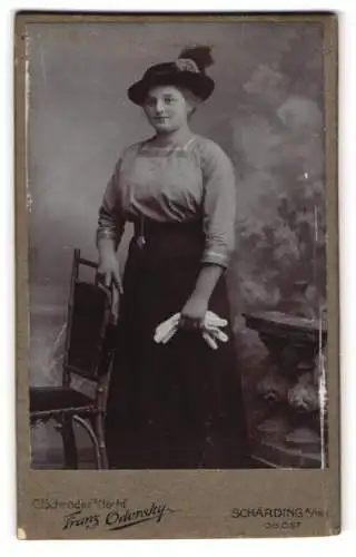 Fotografie Franz Odersky, Schärding, Dame mit Hut und Handschuhen