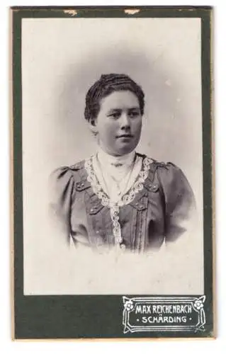 Fotografie Max Reichenbach, Schärding, Bahnhofstr. No. 183, Portrait einer Frau