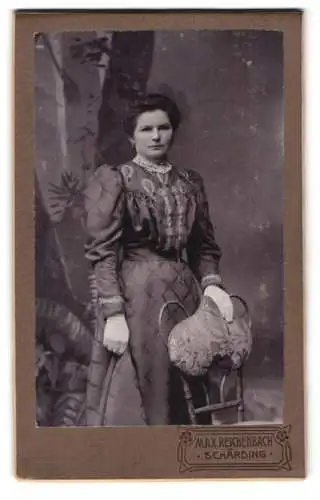 Fotografie Max Reichenbach, Schärding, Bahnhofstr. 183, Porträt einer elegant gekleideten Dame