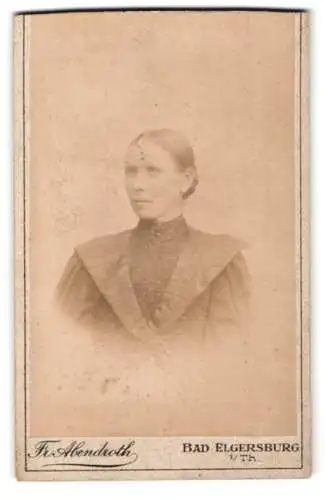 Fotografie Fr. Abendroth, Bad Elgersburg, Frau in elegantem Kleid