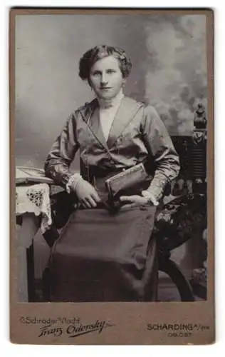 Fotografie Franz Odersky, Schärding am Inn, Portrait einer eleganten Dame