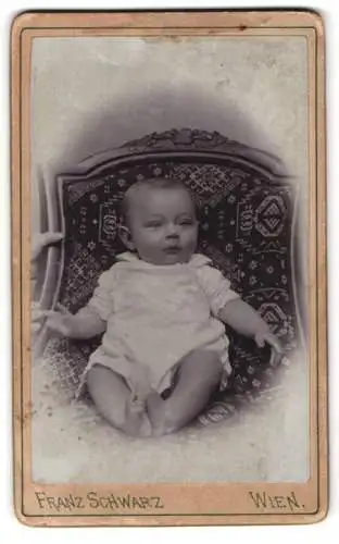 Fotografie Franz Schwarz, Wien, Ottakringerstrasse 149, Porträt eines Kleinkinds