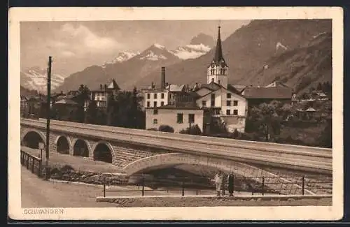 AK Schwanden /GL, Ortsansicht mit Brücke und Kirche
