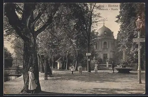 AK Biel, Museum mit Brunnen