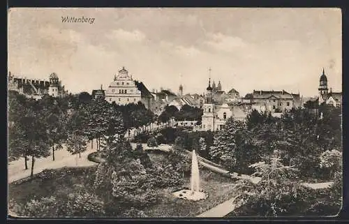 AK Wittenberg / Elbe, Blick auf Park und Springbrunnen