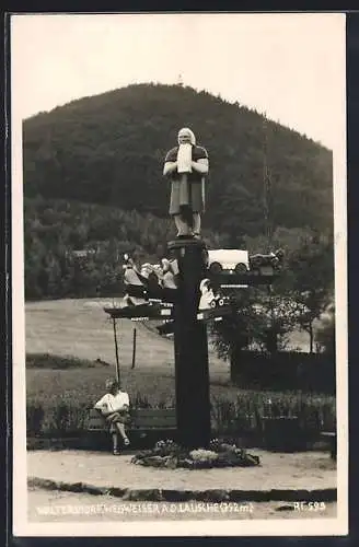 AK Waltersdorf / Sachsen, Wegweiser a. d. Lausche mit Bergblick