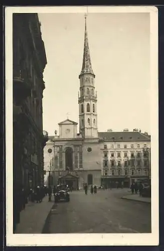 AK Wien, Michaelerkirche mit Strassenpartie