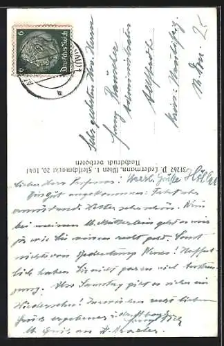 AK Amstetten, Strassenpartie mit Rathaus durch Tor gesehen