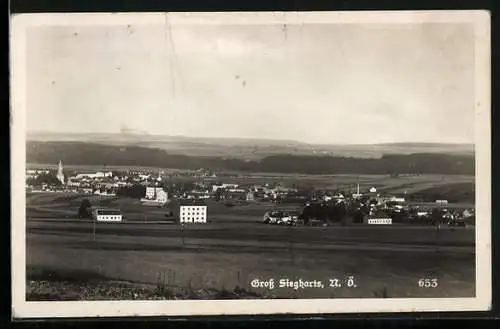 AK Gross Siegharts /N. Ö., Gesamtansicht mit Umgebung