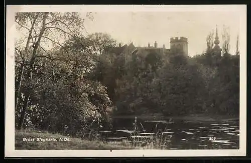 AK Gr.-Siegharts /N. Oe., Schlossansicht vom Wasser aus