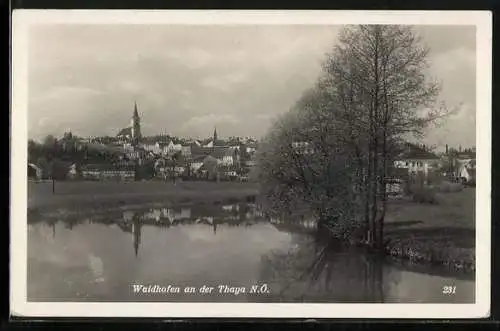 AK Waidhofen a. d. Thaya, Ortsansicht von einem Gewässer aus